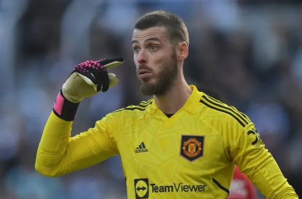 De Gea chấp nhận giảm lương để ở lại Man United
