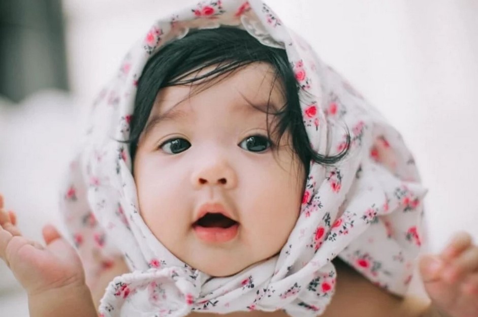 Cách đặt tên cho bé gái hợp phong thuỷ năm 2023 