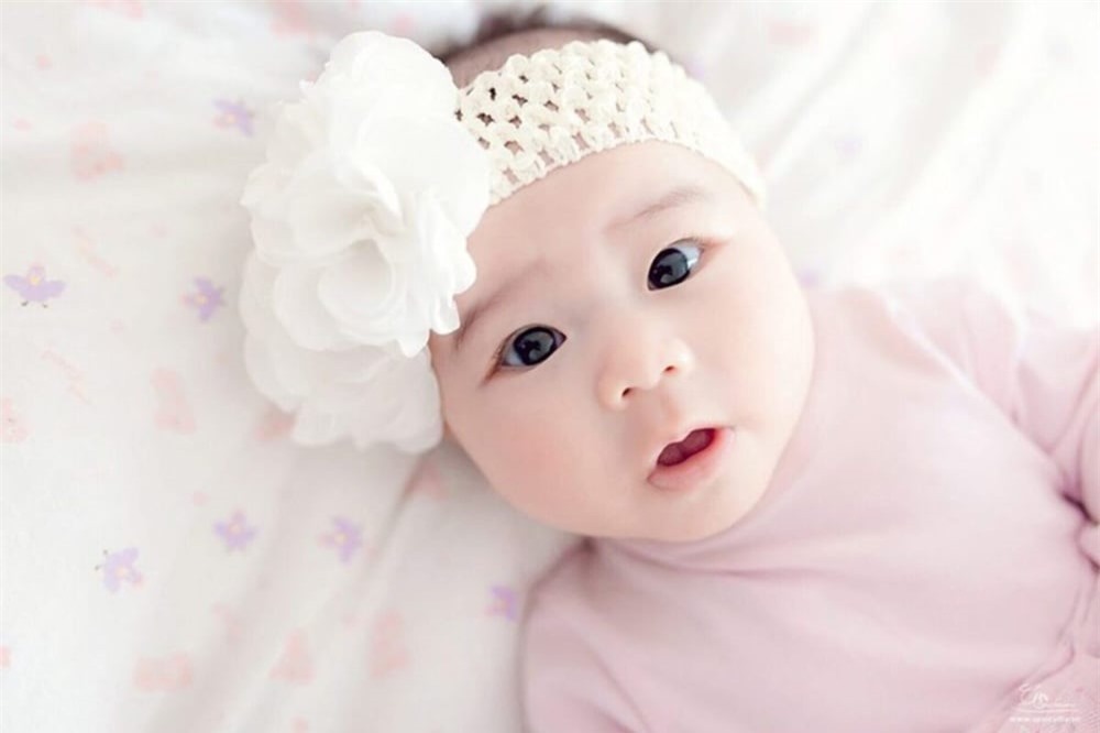 Cách đặt tên cho bé gái hợp phong thuỷ năm 2023 - 2