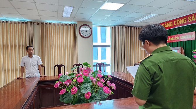 Vụ nhận hối lộ tại Chi cục Đăng kiểm số 8, bắt tạm giam một đăng kiểm viên