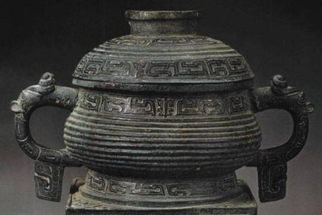 Đào được 4 cái chum, lũ trẻ lấy làm bô đi tiểu, ai ngờ giá trị thật 340 tỷ đồng 