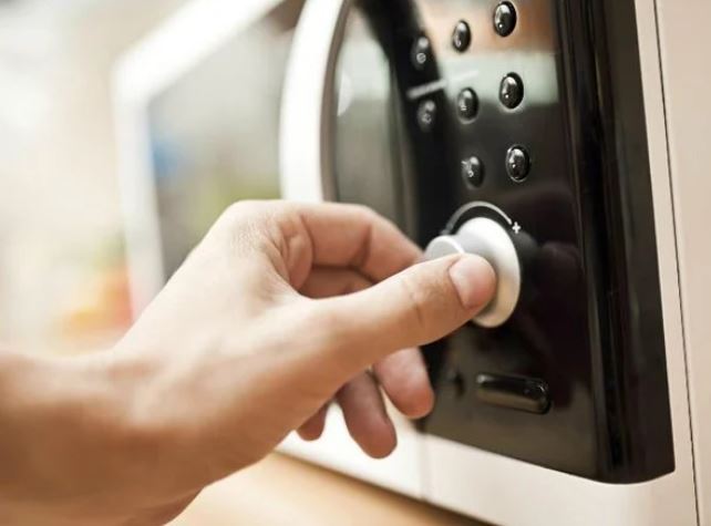 8 thiết bị "âm thầm ăn cắp điện" nhà bạn hơn cả điều hòa, dùng xong nhớ rút phích cắm kẻo mất tiền oan