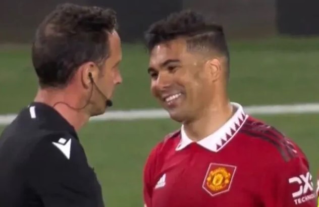 Casemiro cười tươi sau khi MU thua Sevilla