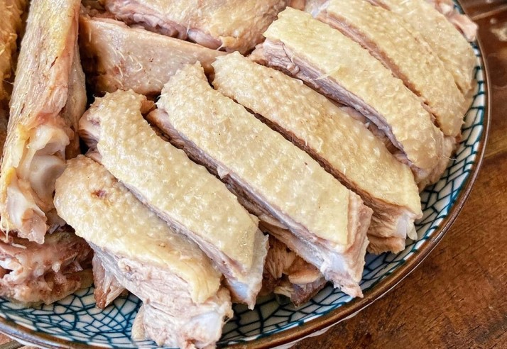 Hướng dẫn luộc vịt không hôi, mềm ngọt 