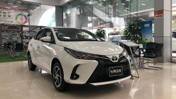 Toyota Vios quay trở lại đường đua ô tô bán chạy nhất thị trường