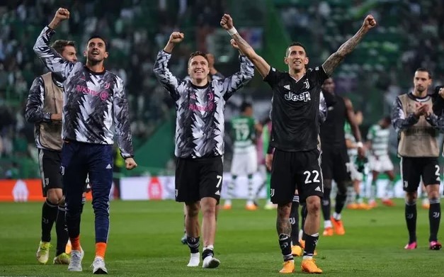 Án phạt trừ 15 điểm bị hủy, Juventus trở lại top 3 Serie A