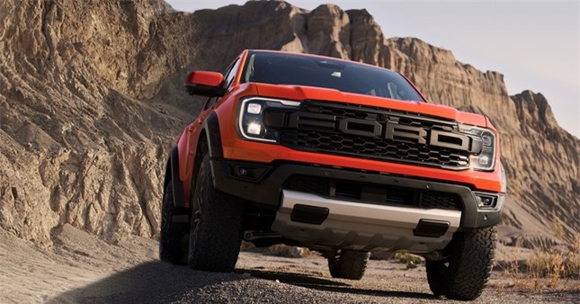 Đánh giá Ford Ranger Raptor 2023 mới về Việt Nam ảnh 3