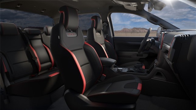 Đánh giá Ford Ranger Raptor 2023 mới về Việt Nam ảnh 4