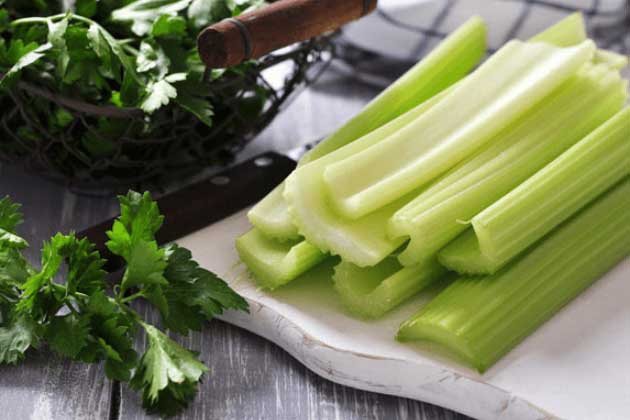 Cần tây rất tốt nhưng có 6 nhóm người nên tránh xa, cố dùng dễ mắc bệnh thận, huyết áp, người yếu ớt