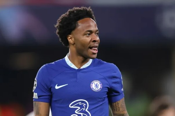 Cầu thủ Chelsea bị giảm 30% lương, nhưng Raheem Sterling thì không