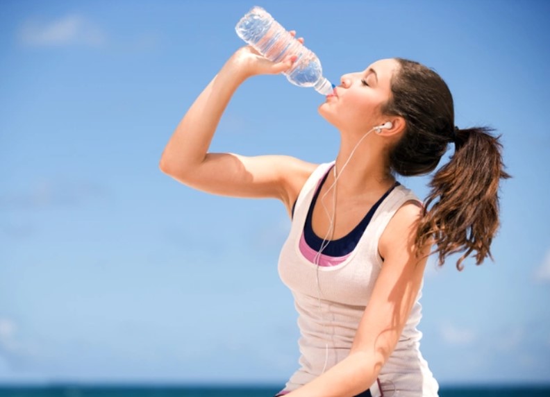 Mùa hè đã về, bí kíp để 'sống chung' với nắng nóng mà không lo đột quỵ, say nắng bất ngờ