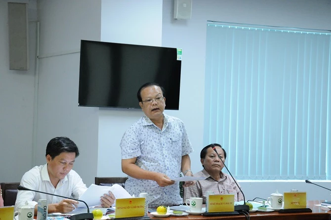 Ông Lê Danh Dự - Phó GĐ Sở KH&ĐT tỉnh trả lời câu hỏi các phóng viên báo chí tại buổi họp báo 