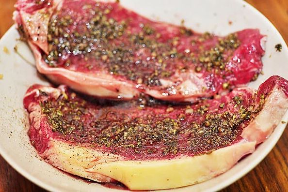 Ướp thịt cứ nắm chắc bí quyết này món ăn sẽ thăng hạng