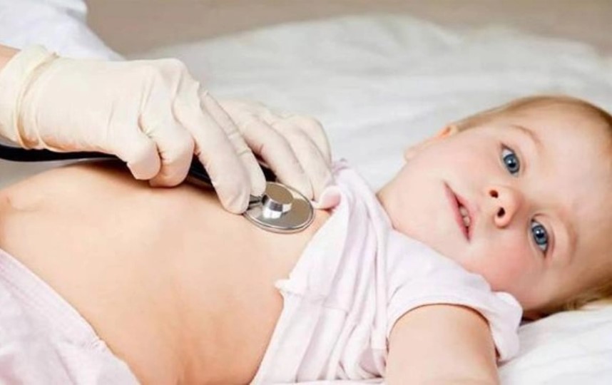 Dùng điều hòa kiểu này chẳng trách con hay ốm