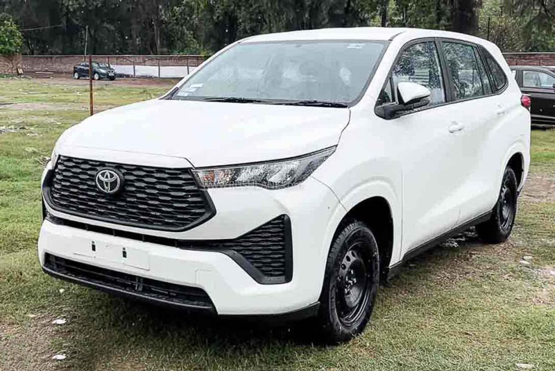 Toyota Innova 2023 có thêm phiên bản tối giản, giá chỉ hơn 500 triệu đồng, hợp làm xe dịch vụ