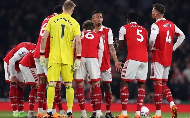 "Arsenal cần một phép màu để vô địch Premier League"