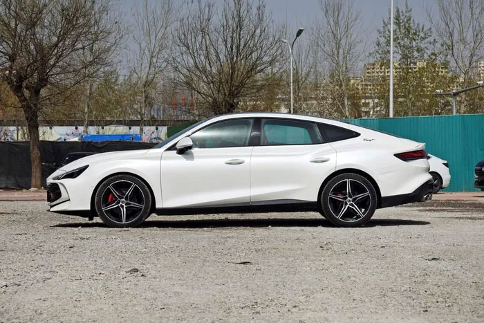 Chi tiết xe sedan hạng D MG7 vừa ra mắt, giá 'hạt dẻ'