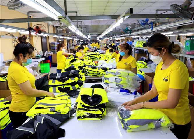 Khách hàng sản xuất kinh doanh khó khăn sẽ được giữ nguyên nhóm nợ?