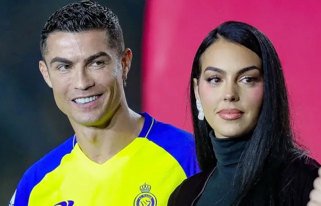Ronaldo bị đồn đã chán ngấy bạn gái Georgina
