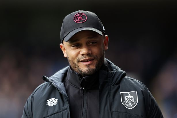 HLV Kompany có câu trả lời cho Chelsea và Tottenham