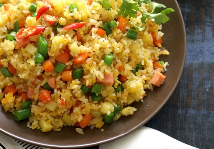 Cách rang cơm bằng lò vi sóng, nồi cơm điện, nồi chiên không dầu 