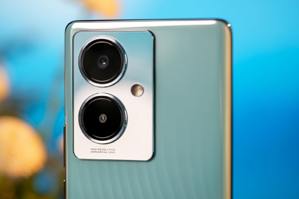 Smartphone 5G, RAM 12 GB, sạc 44W, giá từ 5,45 triệu đồng