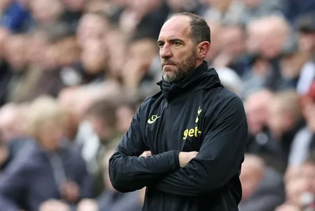 HLV tạm quyền Tottenham phản ứng thế nào sau thất bại kinh hoàng trước Newcastle?