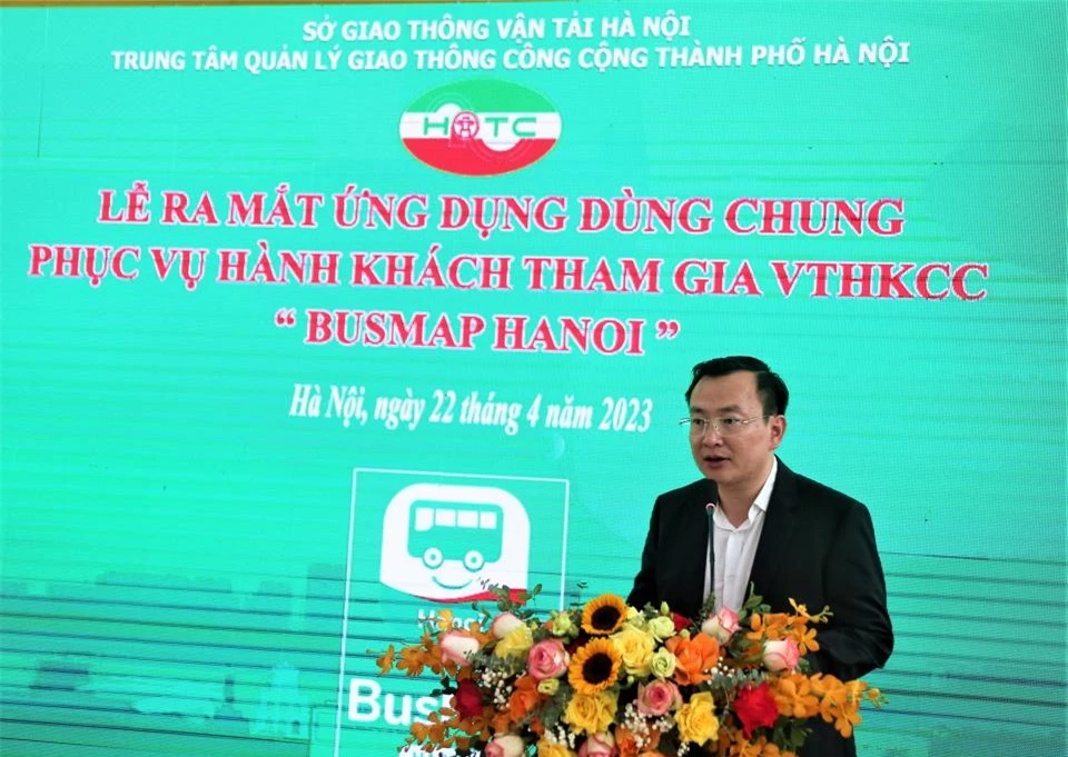 Ông Thái Hồ Phương - Phó Giám đốc Trung tâm Quản lý giao công cộng TP Hà Nội phát biểu tại buổi lễ.