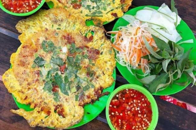 Mê mẩn hương vị bánh ép, đặc sản bình dị xứ Huế khiến bao người thương nhớ