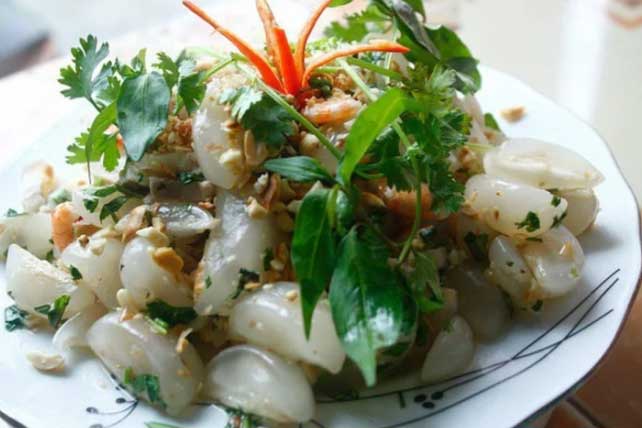 Món gỏi độc nhất của xứ Quảng làm từ trái cây dân dã khiến bao thực khách say mê