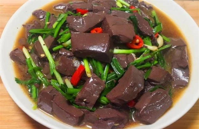 Lòng lợn - món nhiều người Việt nghiện mê mẩn sẽ trở thành 'thuốc độc' nếu ăn theo cách này ảnh 2
