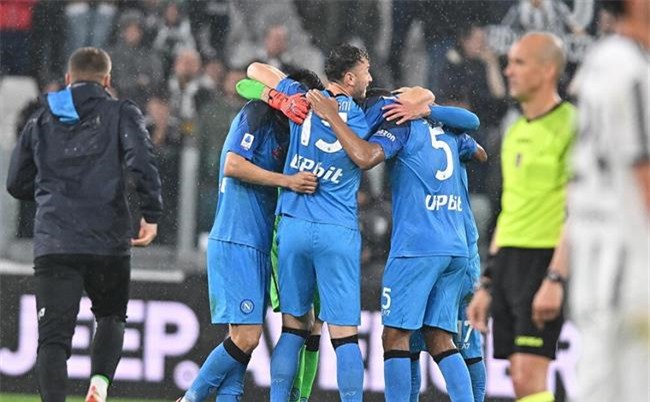 Napoli co the vo dich Serie A vao cuoi tuan nay