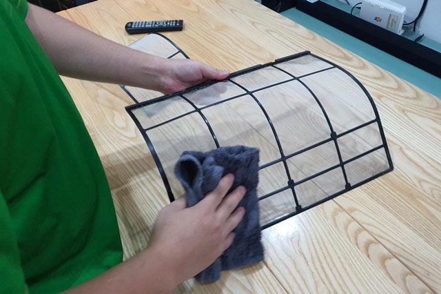 5 bước vệ sinh điều hòa tại nhà cực đơn giản để đón nắng nóng