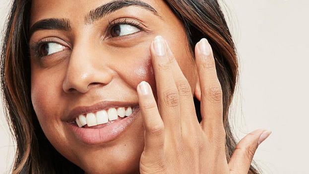 Mọi thứ bạn cần biết về dầu dưỡng da mặt