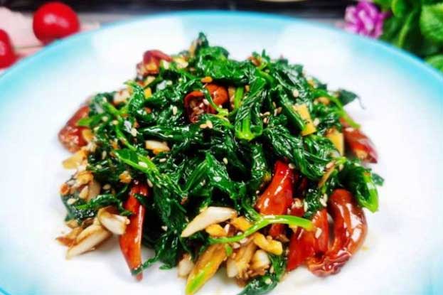 Toàn thân cây này là báu vật, phần lá bổ dưỡng nhất đem bóp nộm đơn giản vẫn được món ngon lại siêu tốt