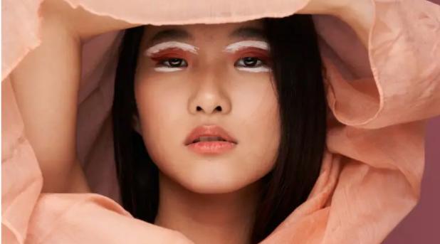 5 loại vải giúp bạn có làn da và mái tóc đẹp trong mùa hè