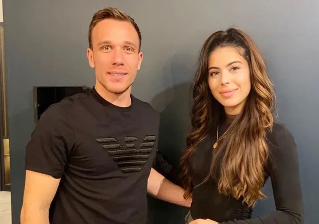 Bất ngờ với nhan sắc cô giáo của Arthur Melo, Julian Alvarez và Richarlison