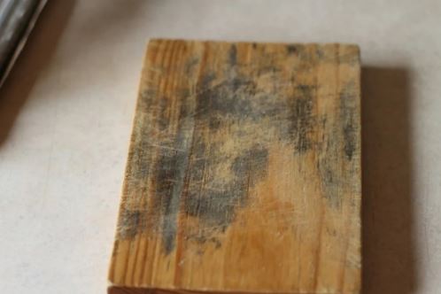 Thớt dùng lâu ngày mốc đen đừng vội rửa bằng xà phòng: Làm theo cách này sạch vi khuẩn, an toàn cho sức khỏe