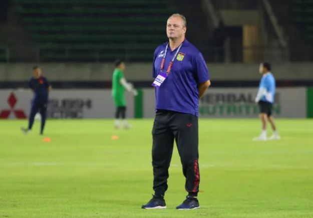 HLV U22 Lào gửi 'chiến thư' tới Việt Nam và Thái Lan