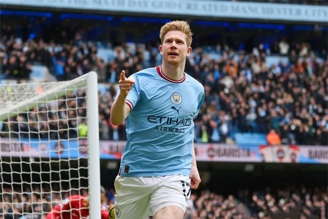 Top 10 tiền vệ xuất sắc nhất trong lịch sử Premier League: De Bruyne đầu bảng ảnh 1