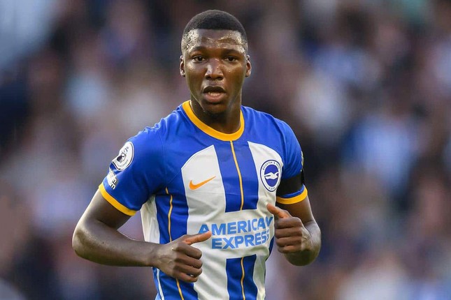 Brighton ra giá bán 'máy quét' người Ecuador cho Arsenal, MU