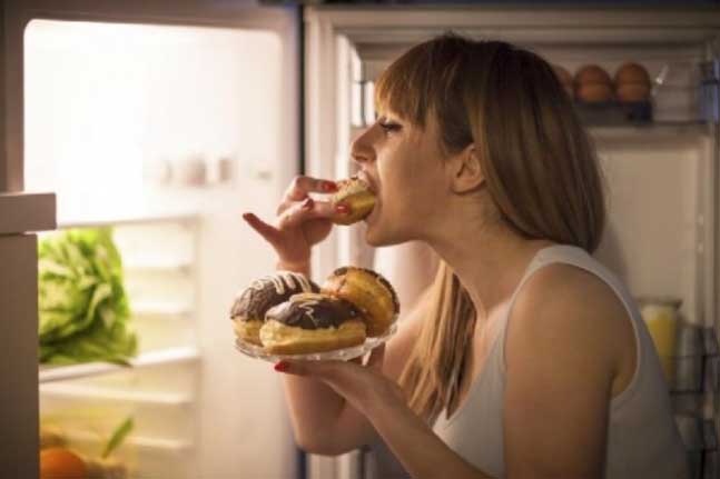 Những lưu ý để ăn đêm không gây tăng cân