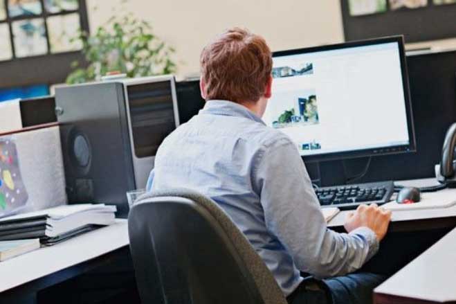 Điều gì xảy ra với cơ thể nếu làm việc với máy tính cả ngày?