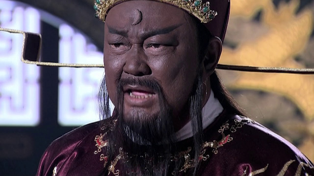 Vì sao Bao Công lại có vết sẹo hình trăng khuyết giữa trán?