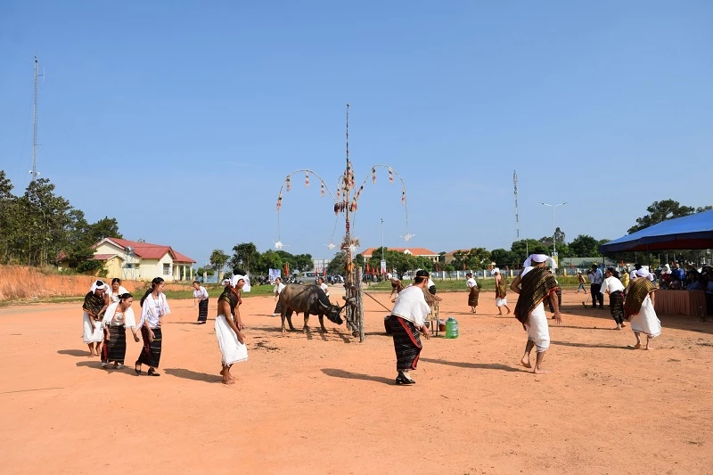 góp phần thúc đẩy phong trào “Toàn dân đoàn kết xây dựng đời sống văn hóa” ở vùng đồng bào dân tộc thiểu số, loại bỏ yếu tố lạc hậu, hủ tục không phù hợp trong đời sống cộng đồng.