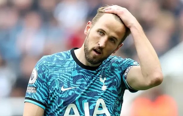 Vidic khuyên MU bỏ qua Harry Kane