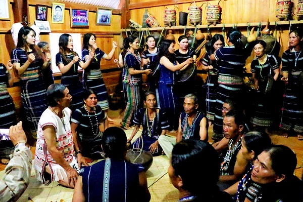 60 nghệ nhân, diễn viên tham gia tái hiện lễ cưới truyền thống của người K’ho Srê