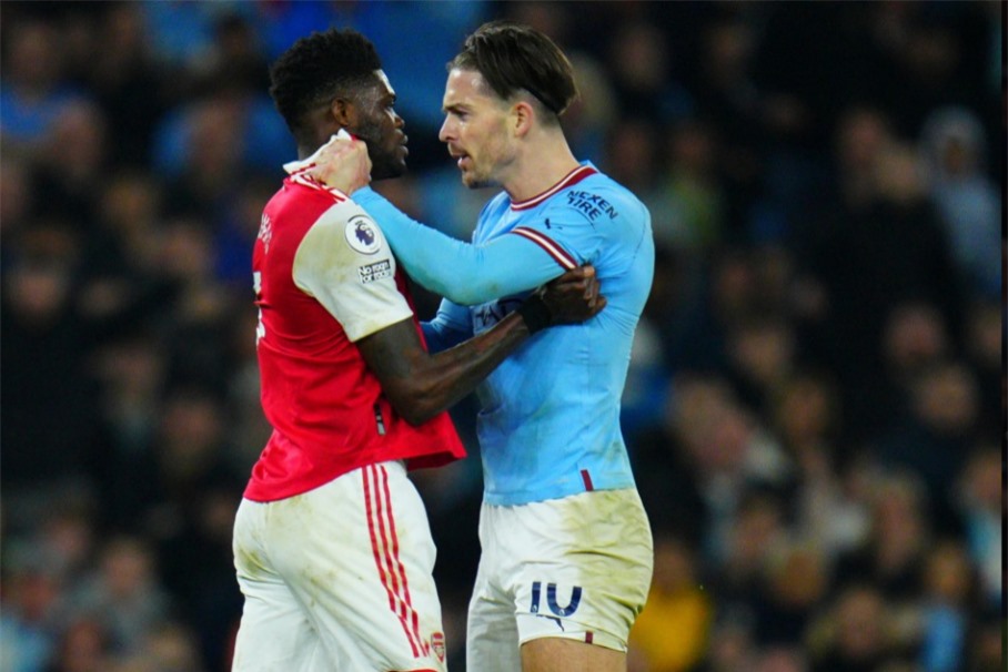 Thomas Partey quyet an thua du voi Jack Grealish
