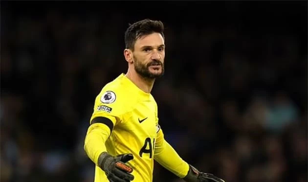 Hugo Lloris co the vang mat truoc MU