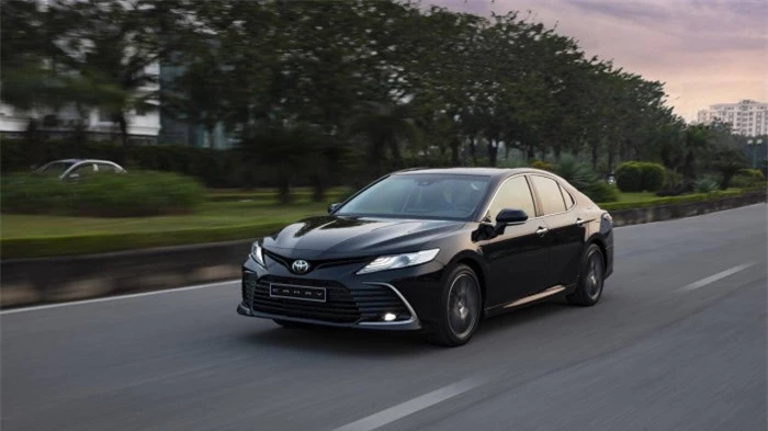 toyota giảm giá kịch sàn xe sản xuất 2022: cao nhất 130 triệu đồng